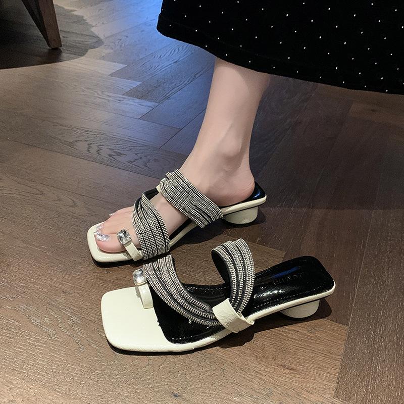 Rhinestone sleeve toe thick heel cool slippers women s outer wear summer new niche design heel square head one-word drag 35 шампанского
Rhinestone sleeve toe thick heel cool slippers women s outer wear summer new niche design heel square head one-word drag 35 шампанского