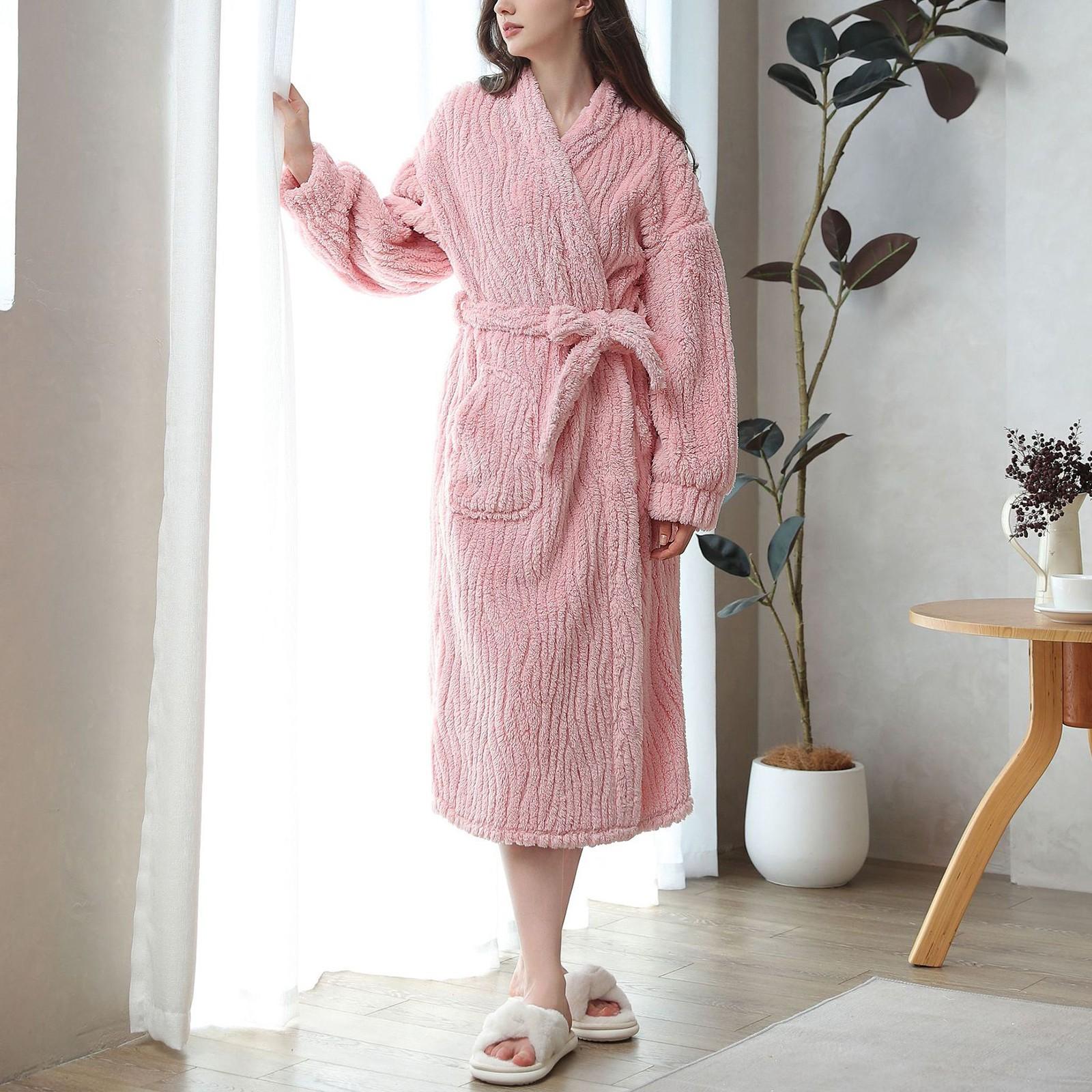Женская удобная ночная рубашка из хлопкового бархата с длинными рукавами и узором из коры, толстый теплый длинный халат, домашняя одежда M розовый