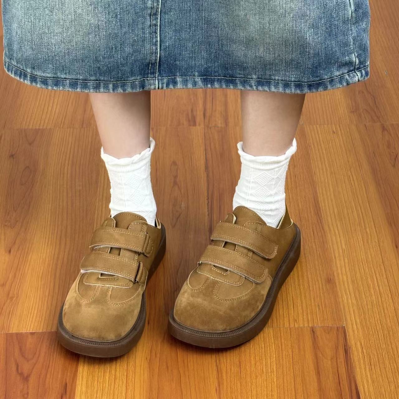 Niche design sense casual little white shoes 2025 spring new retro Velcro puff shoes German training shoes board shoes women 40 верблюд
Niche design sense casual little white shoes 2025 spring new retro Velcro puff shoes German training shoes board shoes women 40 верблюд