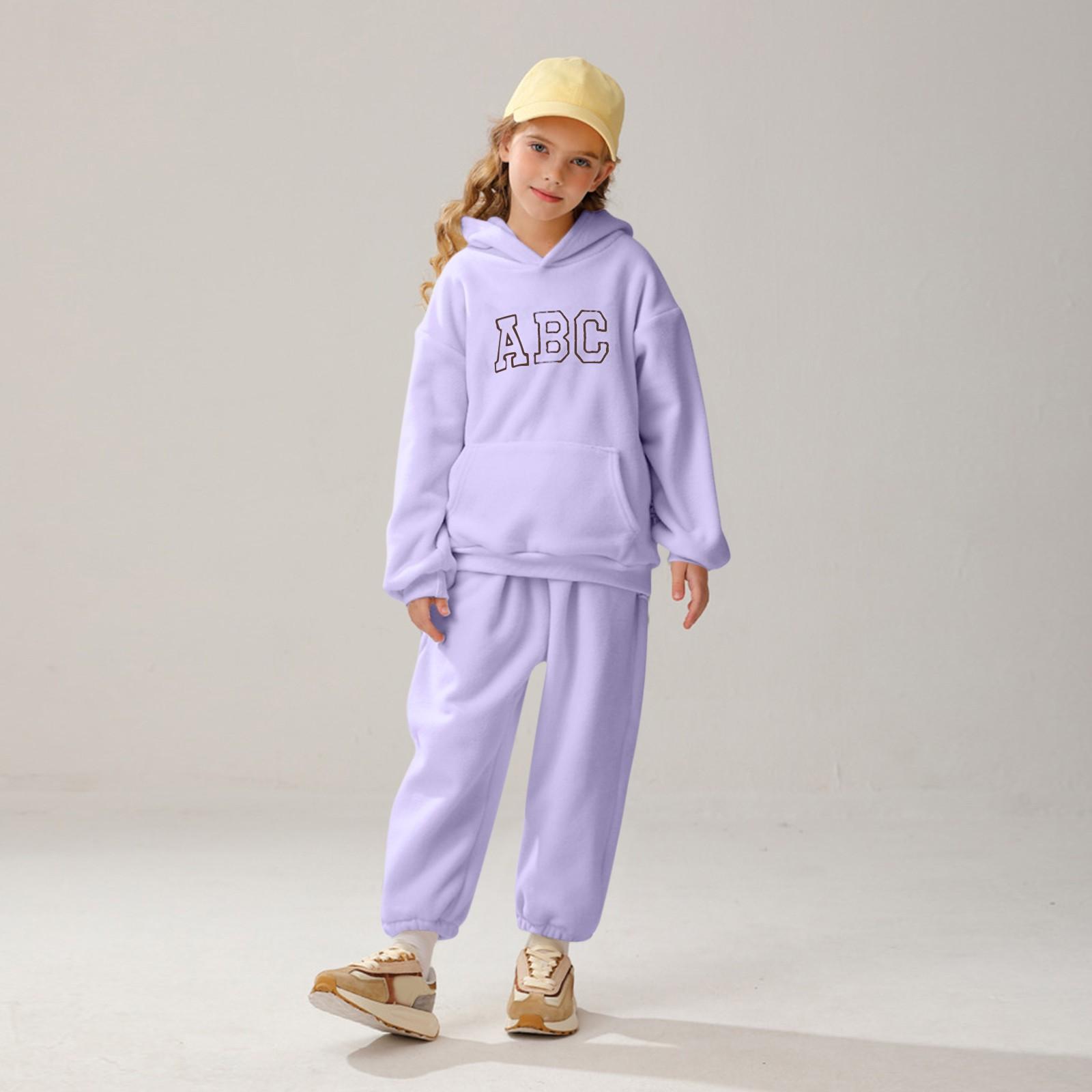 Детский зимний спортивный комплект с капюшоном из бархата 130 фиолетовый
Детский зимний спортивный комплект с капюшоном из бархата 130 фиолетовый