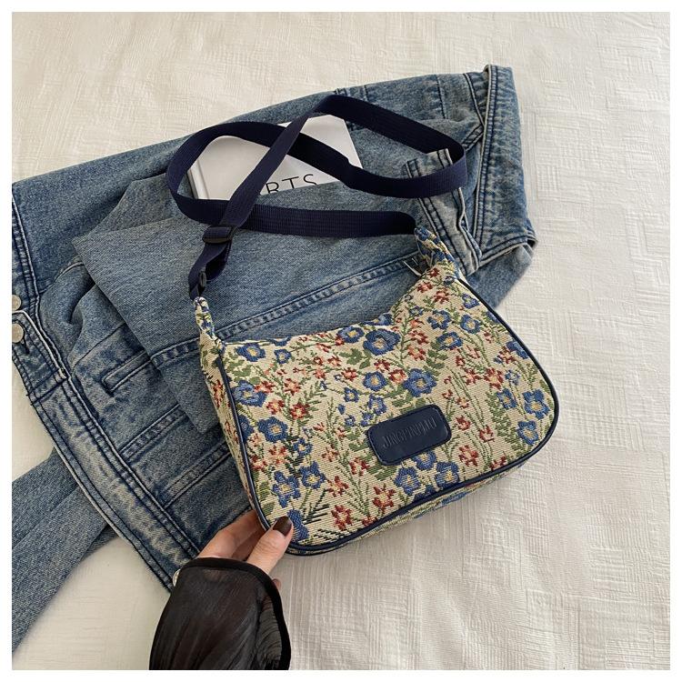 Повседневная женская сумка для поездок на работу с цветочной вышивкой, персонализированная сумка через плечо с одной сумкой под мышкой фиолетовый
Повседневная женская сумка для поездок на работу с цветочной вышивкой, персонализированная сумка через плечо с одной сумкой под мышкой фиолетовый