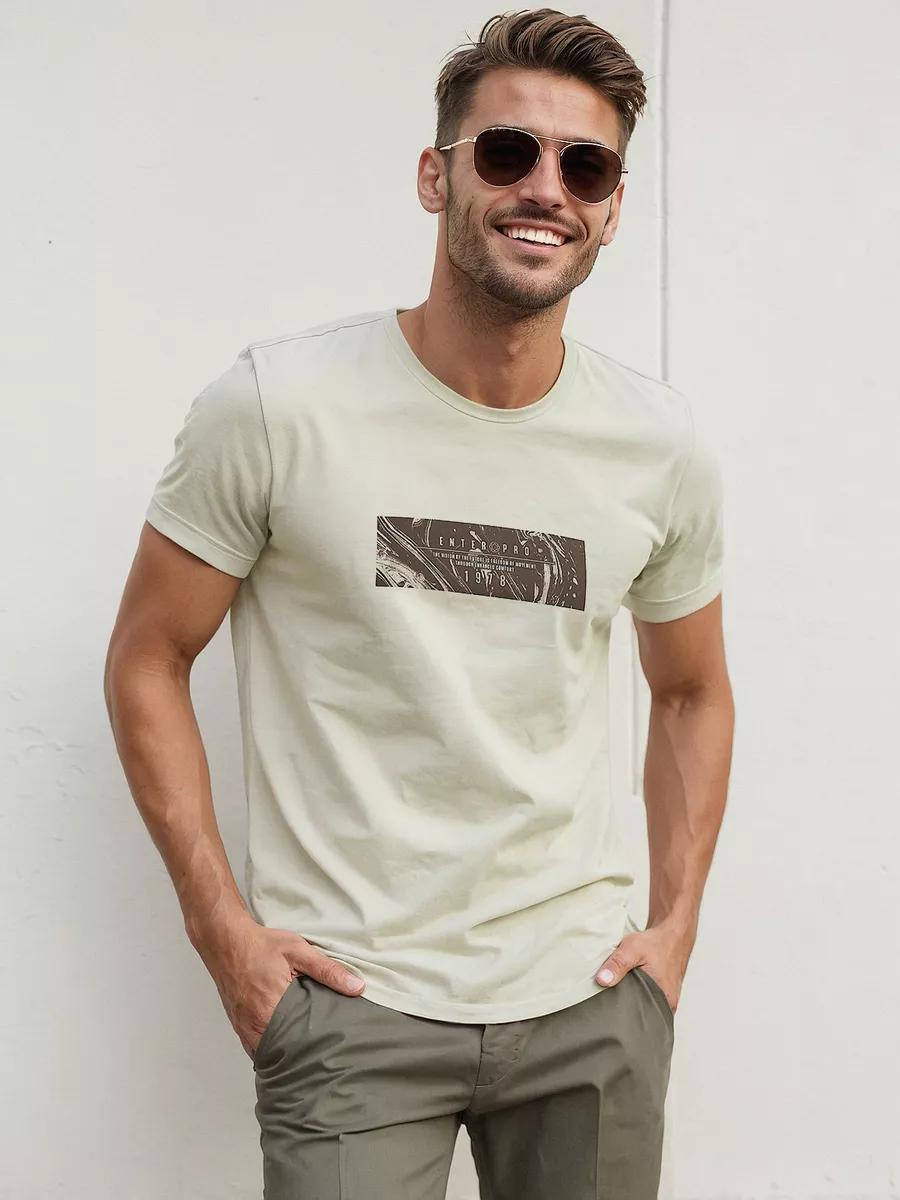 Men s printed T‑shirt L
Men s printed T‑shirt L