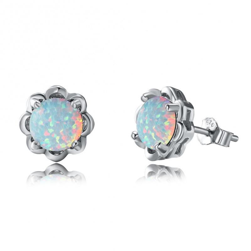 Sterling silver four-claw flower stud earrings women s temperament versatile earrings срібні білого кольору
Sterling silver four-claw flower stud earrings women s temperament versatile earrings срібні білого кольору