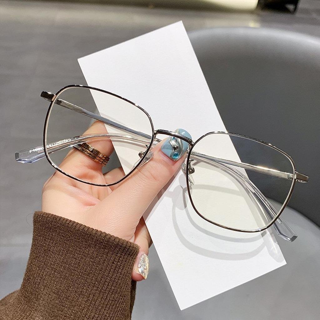 Metal Tr Frame Glasses Photochromic Photochromic Glasses Eyeglasses Frames Comfortable Blue Light Blocking Glasses For Daily срібний
Metal Tr Frame Glasses Photochromic Photochromic Glasses Eyeglasses Frames Comfortable Blue Light Blocking Glasses For Daily срібний