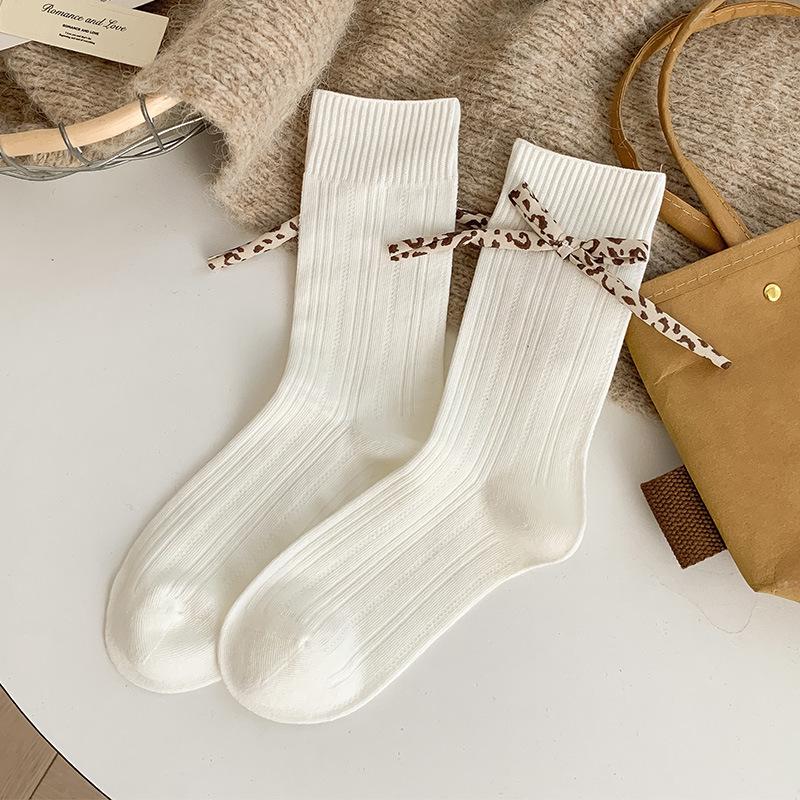 Women s Sweet Leopard Print Mid-Calf Bow Socks - Autumn/Winter Versatile Japanese Style with Vertical Stripes and Ruffles for Leather Shoes One Size білий
Women s Sweet Leopard Print Mid-Calf Bow Socks - Autumn/Winter Versatile Japanese Style with Vertical Stripes and Ruffles for Leather Shoes One Size білий