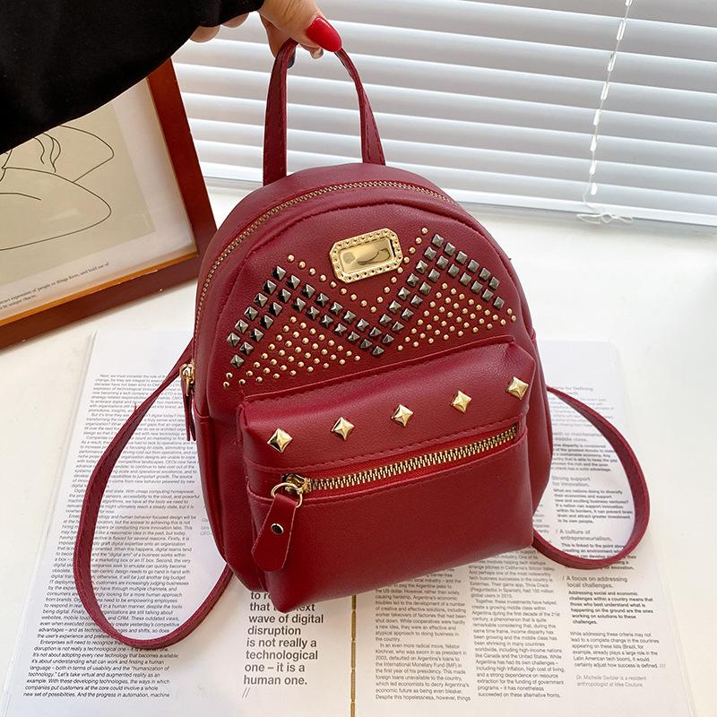 Fashion student casual double shoulder women s bag new pattern zipper versatile large-capacity bag красный
Fashion student casual double shoulder women s bag new pattern zipper versatile large-capacity bag красный