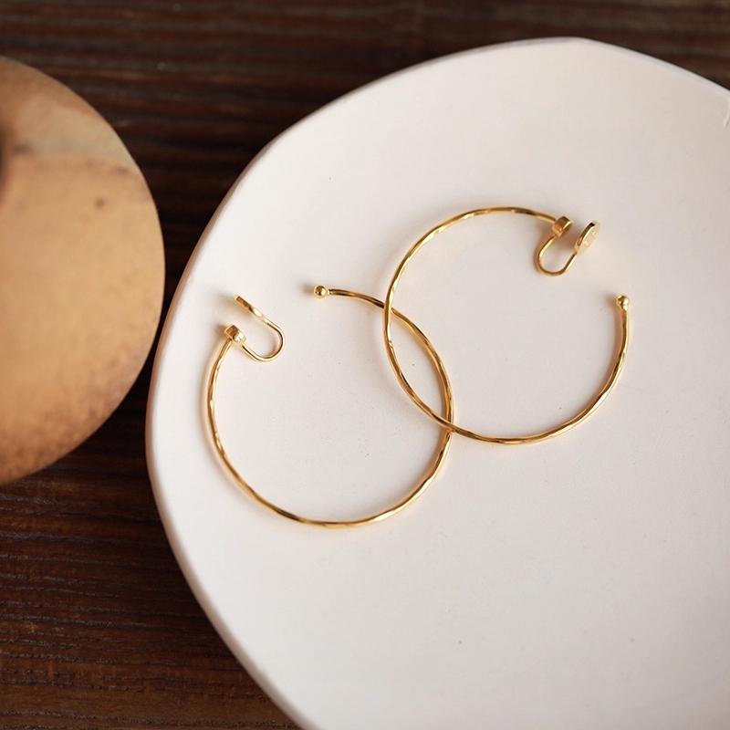 Musla Design Jewelry Cilp Earrings Fashion Hoop Earrings For Women Clip Earrings золотистий
Musla Design Jewelry Cilp Earrings Fashion Hoop Earrings For Women Clip Earrings золотистий