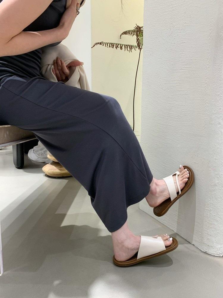 Ретро нишевые сандалии, женская обувь, весна и лето 2025, новые мягкие сандалии на плоской подошве, простые, универсальные, в римском стиле 40
Ретро нишевые сандалии, женская обувь, весна и лето 2025, новые мягкие сандалии на плоской подошве, простые, универсальные, в римском стиле 40