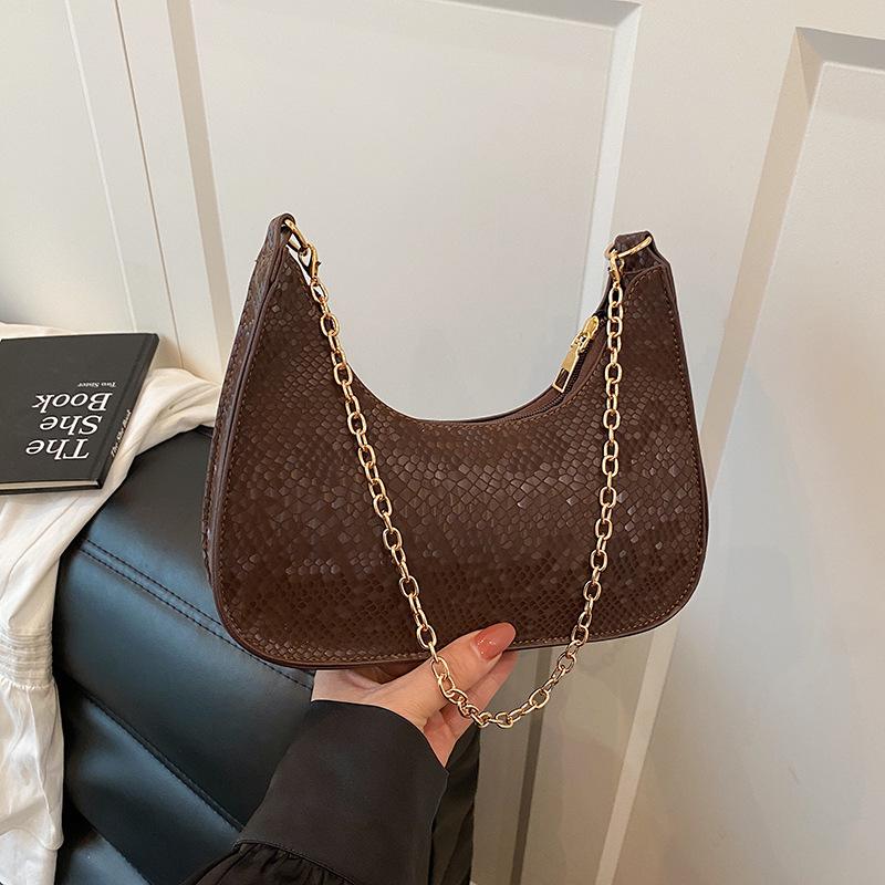 New fashionable pleated hand-carried dumpling bag Korean version simple sequined women s bag high-end trendy versatile shoulder bag
New fashionable pleated hand-carried dumpling bag Korean version simple sequined women s bag high-end trendy versatile shoulder bag