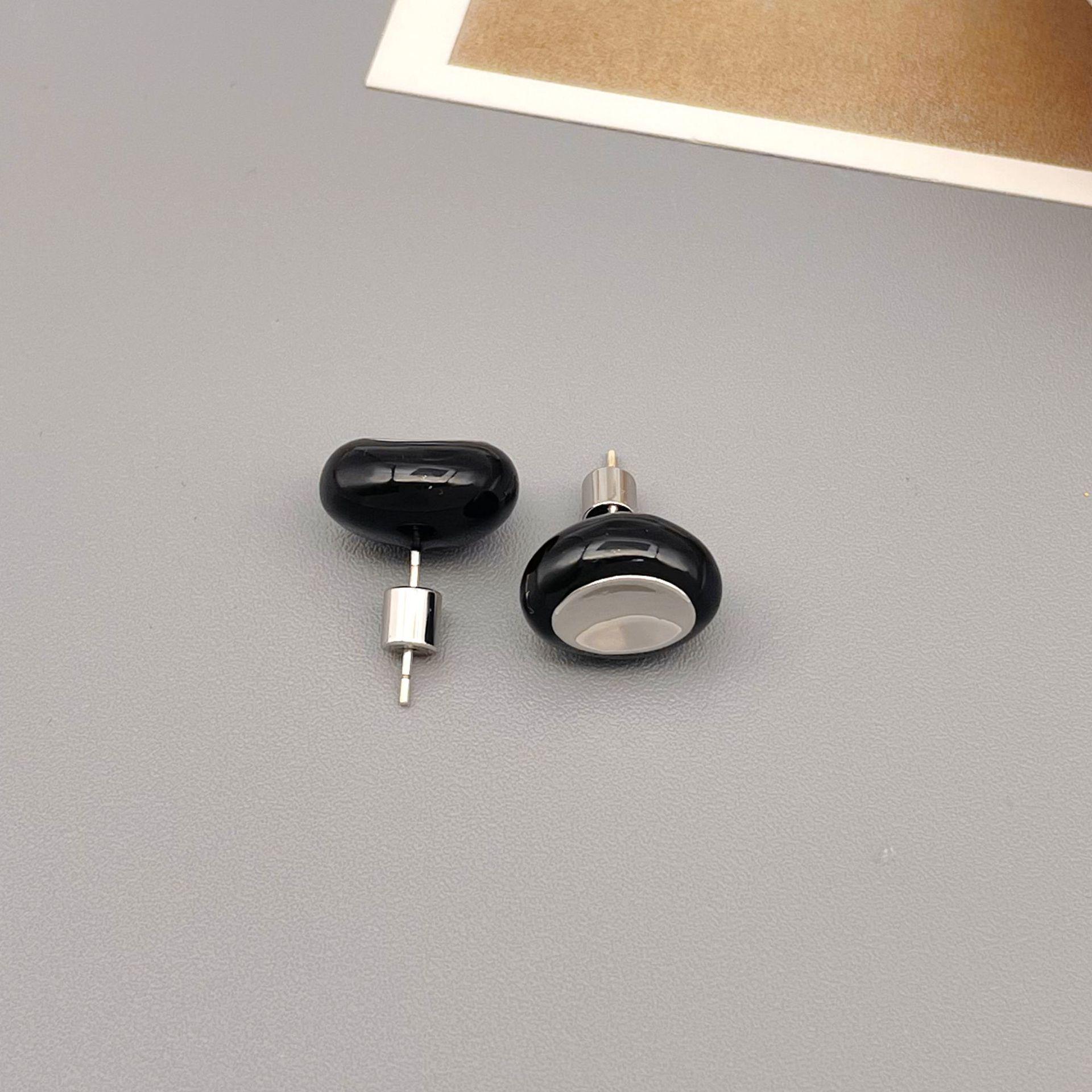 Винтажные эмалевые глянцевые овальные серьги-пусеты из серебра 925 пробы - Легкая роскошь и простая элегантность серебряный/чёрный
Винтажные эмалевые глянцевые овальные серьги-пусеты из серебра 925 пробы - Легкая роскошь и простая элегантность серебряный/чёрный