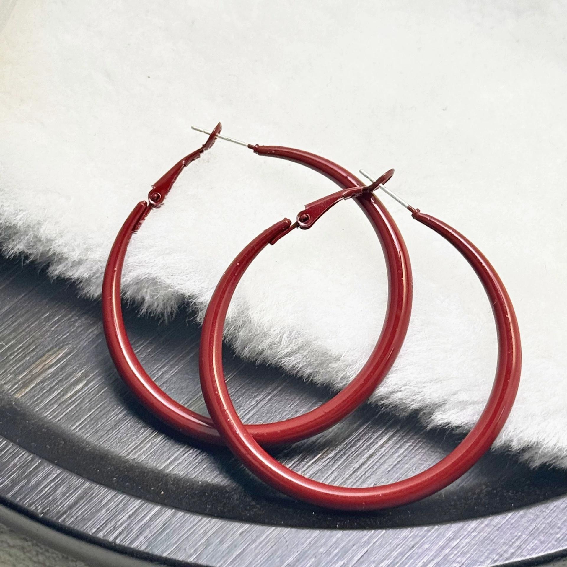 Punk 50MM Round Ankola Red Metal Big Hoop Earring for Women Personality Golden Temperament Simple Loop Zircon Brincos
Punk 50MM Round Ankola Red Metal Big Hoop Earring for Women Personality Golden Temperament Simple Loop Zircon Brincos