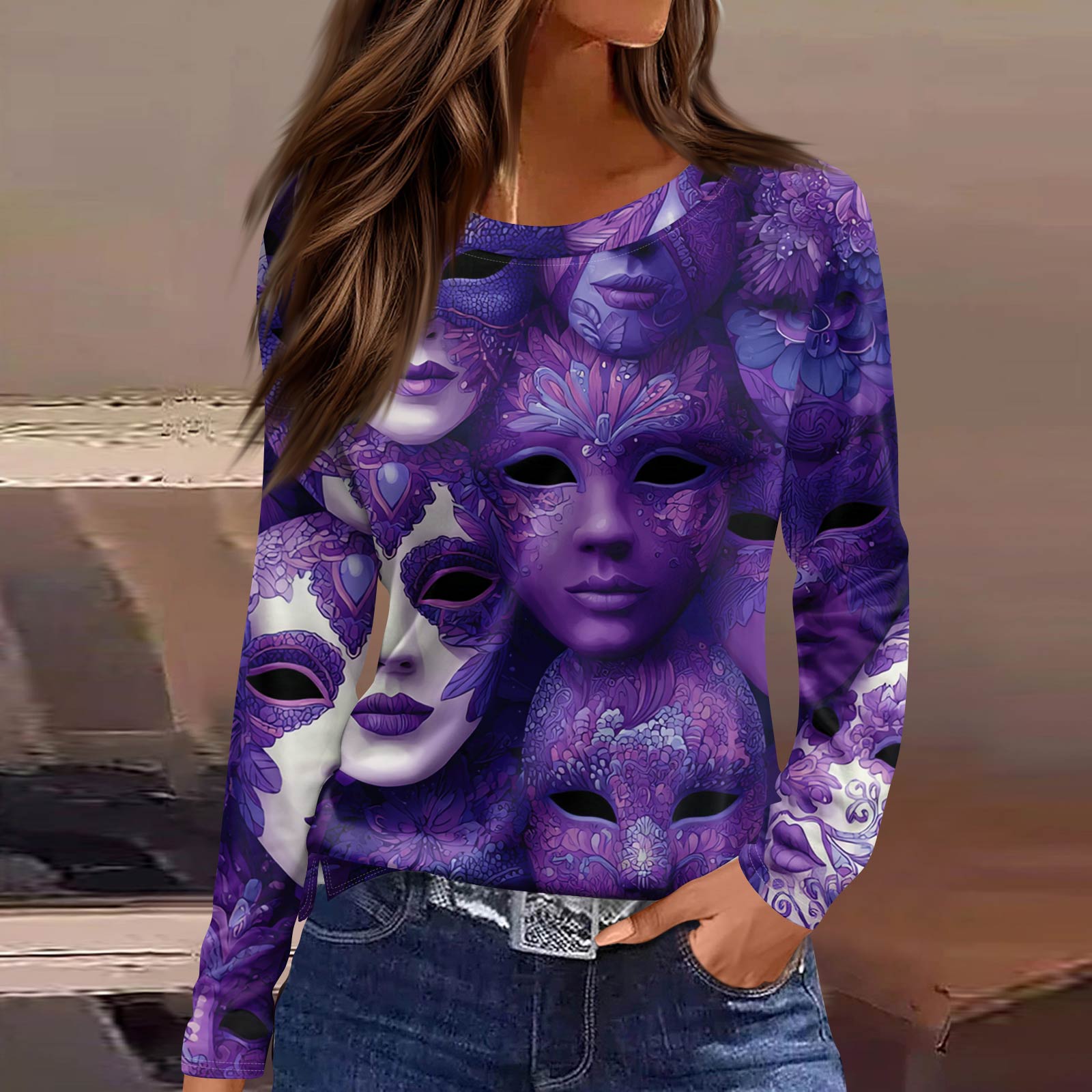 Женская модная повседневная футболка с длинным рукавом, разрезом по подолу и принтом в карнавальном стиле S
Женская модная повседневная футболка с длинным рукавом, разрезом по подолу и принтом в карнавальном стиле S