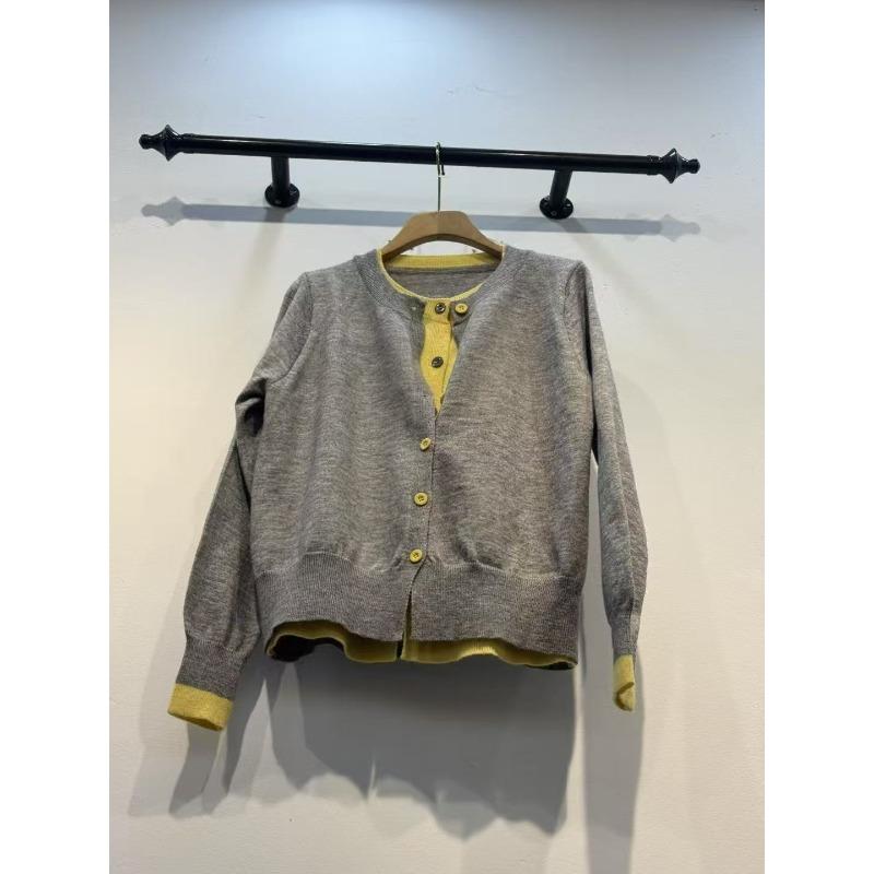 Поддельный двухпредметный вязаный кардиган новый весенне-осенний свободный мягкий восковой нежный повседневный универсальный вязаный свитер куртка свитер One size
Поддельный двухпредметный вязаный кардиган новый весенне-осенний свободный мягкий восковой нежный повседневный универсальный вязаный свитер куртка свитер One size