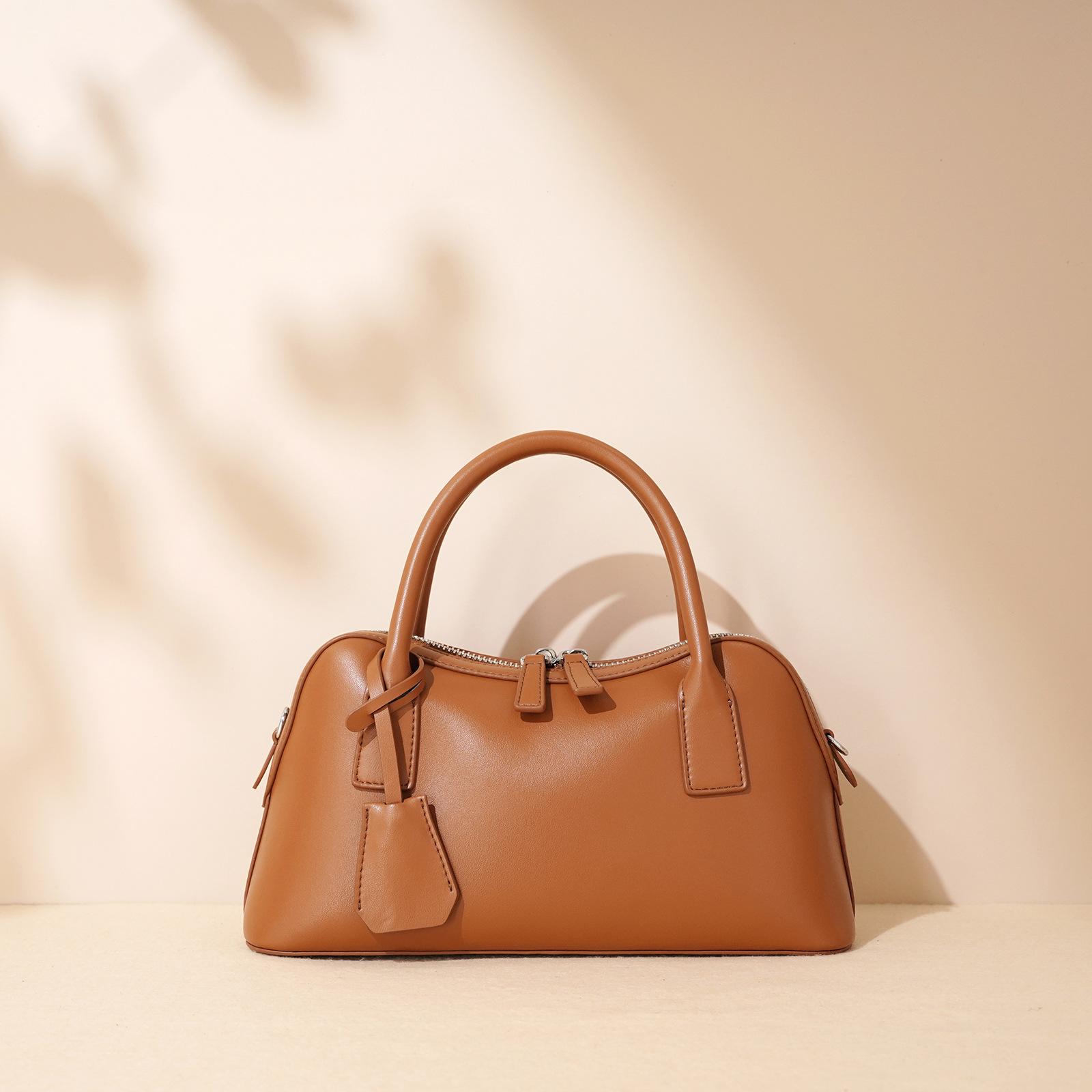 New High-end Simple and Versatile Niche Design Leather Underarm Portable Messenger Bag Temperament коричневий
New High-end Simple and Versatile Niche Design Leather Underarm Portable Messenger Bag Temperament коричневий