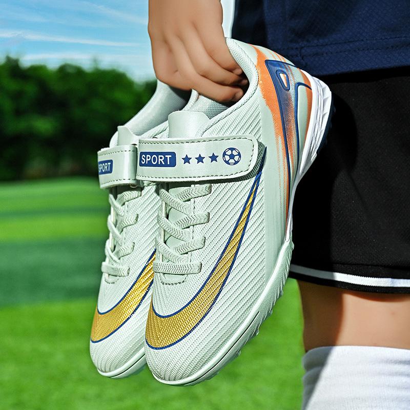 Новые нескользящие бутсы с шипами для взрослых, мужские и женские профессиональные тренировочные детские спортивные туфли с низким верхом, молодежные спортивные туфли 28
Новые нескользящие бутсы с шипами для взрослых, мужские и женские профессиональные тренировочные детские спортивные туфли с низким верхом, молодежные спортивные туфли 28