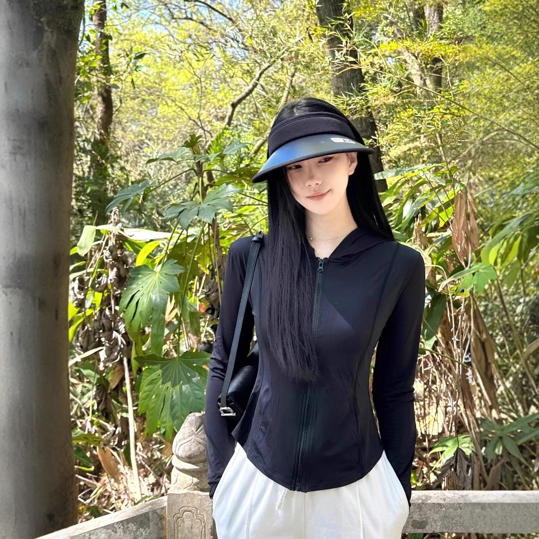 Fashionable Casual Sports Jacket: 2025 Summer Long-Sleeve Breathable Hooded Yoga Suit S
Fashionable Casual Sports Jacket: 2025 Summer Long-Sleeve Breathable Hooded Yoga Suit S