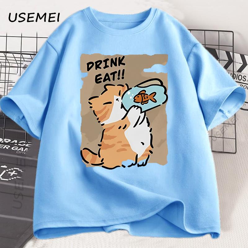 Смешная футболка с котом, едящим рыбу, трендовая футболка из хлопка с принтом, с круглым вырезом, мужская и женская, одинаковая, свободная, повседневная, с коротким рукавом 4XL
Смешная футболка с котом, едящим рыбу, трендовая футболка из хлопка с принтом, с круглым вырезом, мужская и женская, одинаковая, свободная, повседневная, с коротким рукавом 4XL