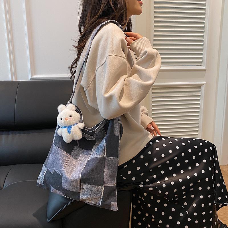 2025 new casual denim bag versatile canvas tote bag denim blue checkerboard shoulder armpit bag single package чёрный
2025 new casual denim bag versatile canvas tote bag denim blue checkerboard shoulder armpit bag single package чёрный
