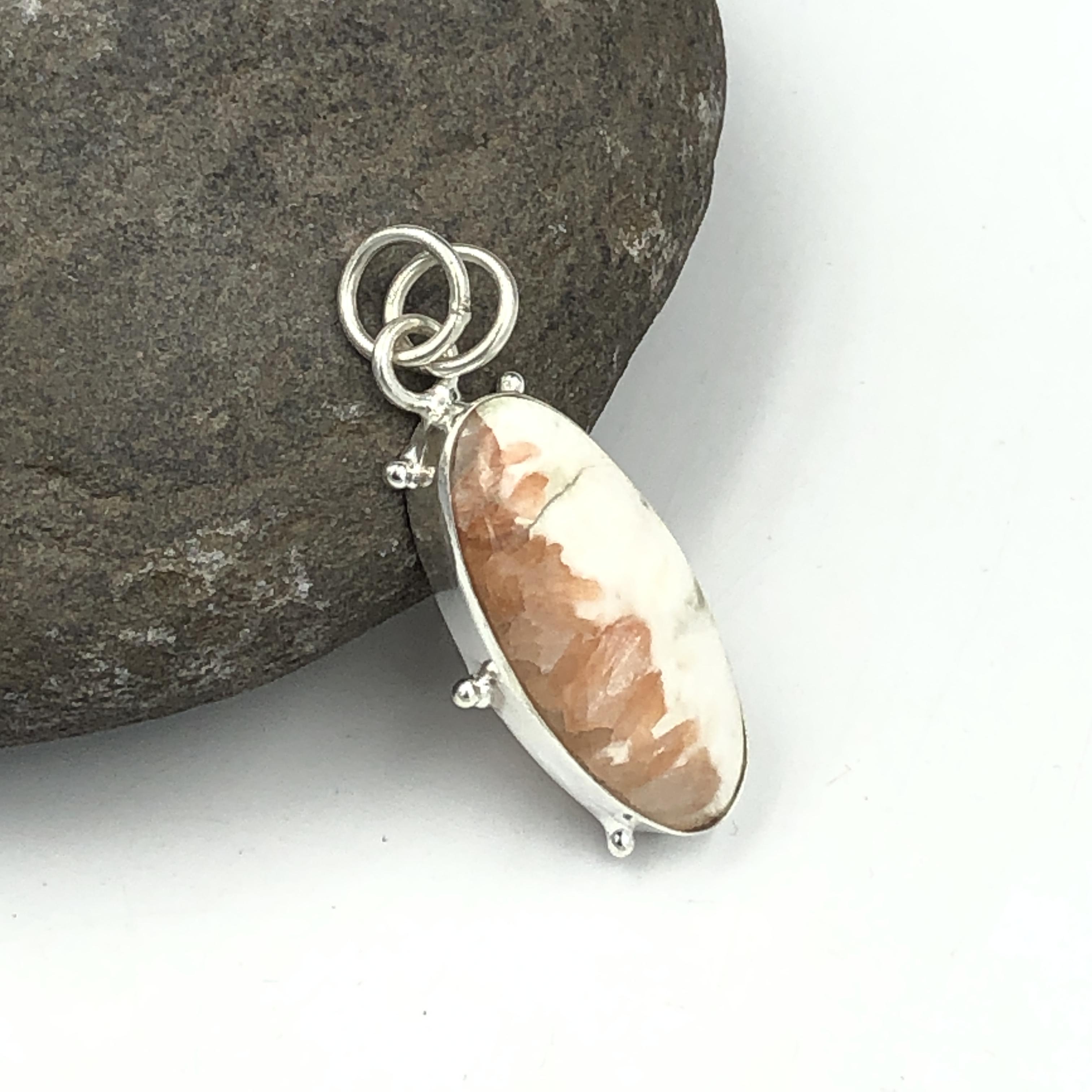 Natural Scolocite Gemstone 925 Sterling Silver Jewelry Designer Pendant 1.6 AJP-184
Natural Scolocite Gemstone 925 Sterling Silver Jewelry Designer Pendant 1.6 AJP-184