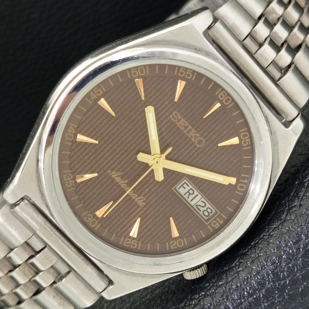 GENUINE VINTAGE SEIKO AUTOMATIC JAPAN MENS BROWN COLOR DIAL WATCH a500131-2 R151a-a500131
GENUINE VINTAGE SEIKO AUTOMATIC JAPAN MENS BROWN COLOR DIAL WATCH a500131-2 R151a-a500131