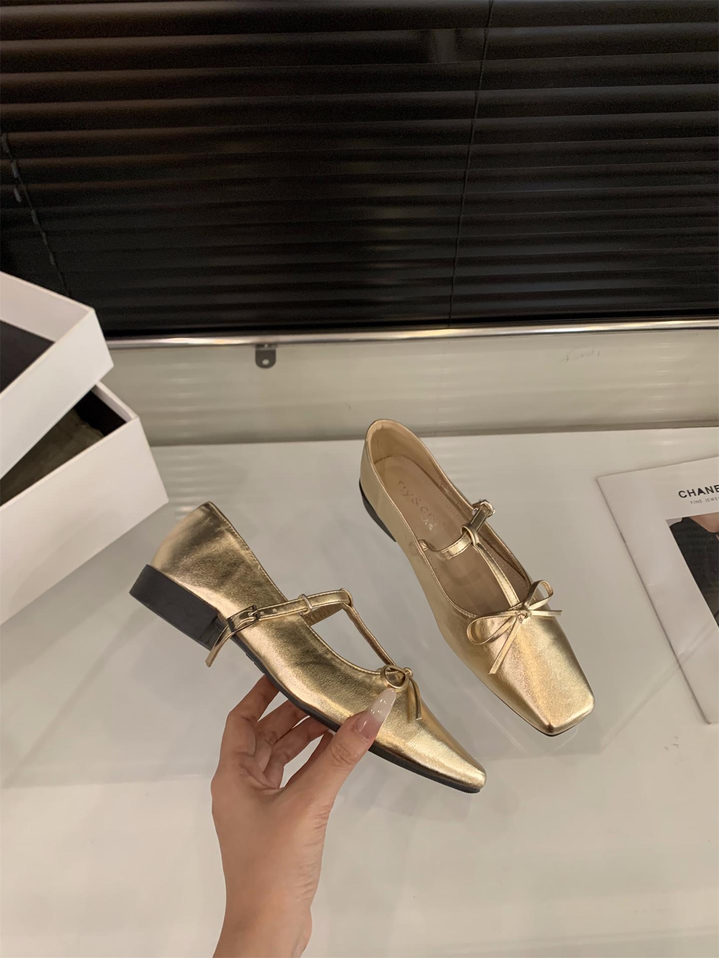 Thick heel square head Mary Jane single shoes women s shoes 2025 new autumn black bow with skirt evening shoes 39
Thick heel square head Mary Jane single shoes women s shoes 2025 new autumn black bow with skirt evening shoes 39