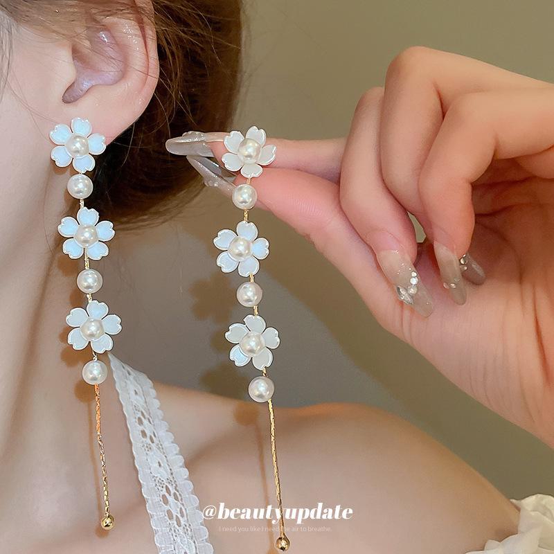 Silver Needle Pearl Tassel Earrings - Elegant French Flower Design for Women Silver Needle-Gold белый
Silver Needle Pearl Tassel Earrings - Elegant French Flower Design for Women Silver Needle-Gold белый