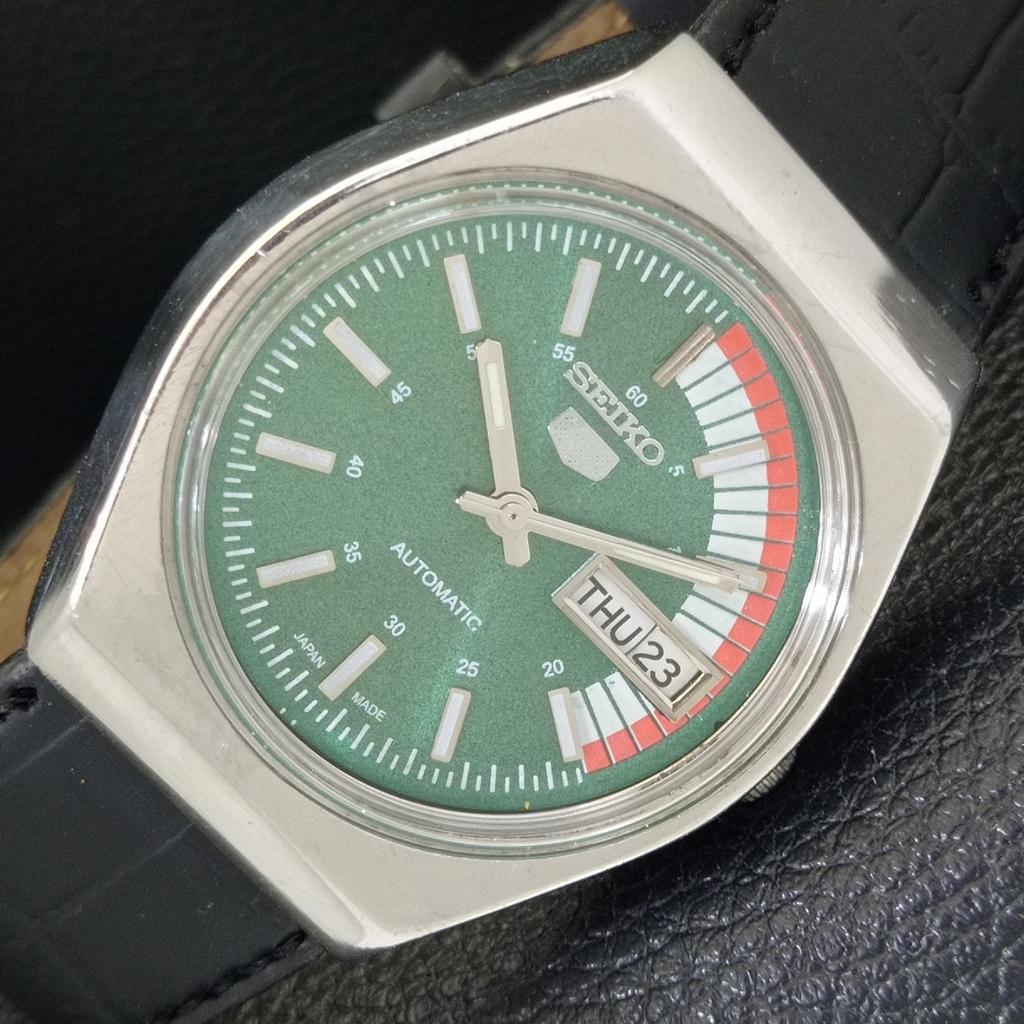 AUTOMATIC 6309A VINTAGE SEIKO 5 JAPAN MENS GREEN COLOR DIAL WATCH a701901-5 R207-a701901
AUTOMATIC 6309A VINTAGE SEIKO 5 JAPAN MENS GREEN COLOR DIAL WATCH a701901-5 R207-a701901