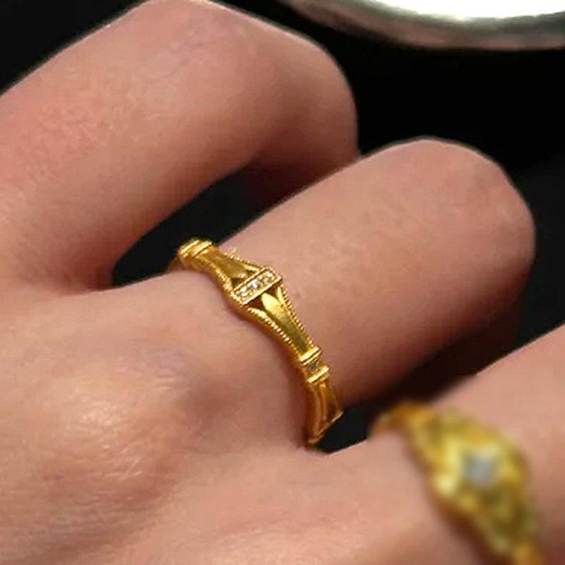 Exquisite diamond studded geometric Female Ring couple style yellow new design light luxury fashion rings for women gift resizable золотий
Exquisite diamond studded geometric Female Ring couple style yellow new design light luxury fashion rings for women gift resizable золотий