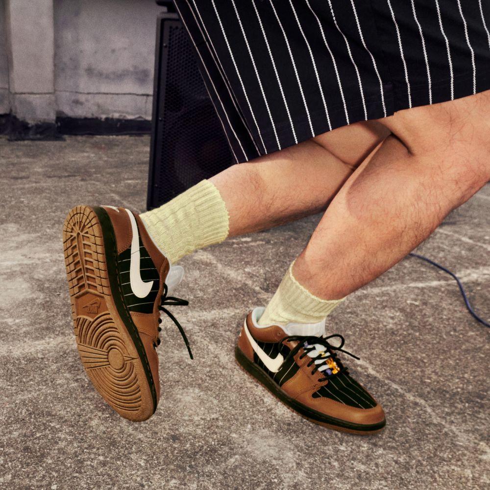 Air Jordan Low SE Чорний Світло Британська Засмага 38
Air Jordan Low SE Чорний Світло Британська Засмага 38