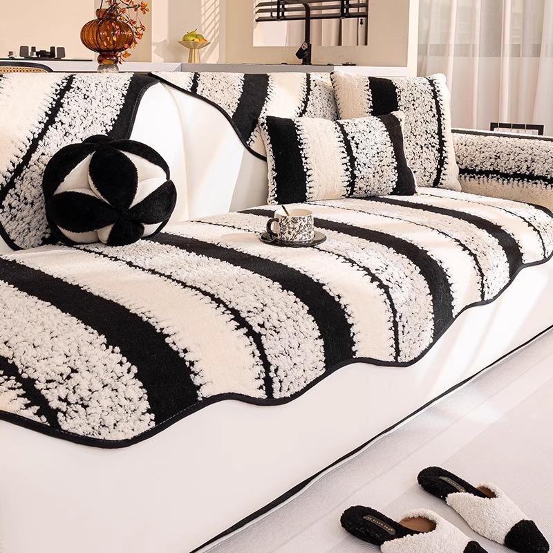 Irregular Special-Shaped Sofa Cushion, High-Grade Non-Slip Seat Cushion, Autumn And Winter New Straight Row Plush Sofa Cover Towel 70*70cm
Irregular Special-Shaped Sofa Cushion, High-Grade Non-Slip Seat Cushion, Autumn And Winter New Straight Row Plush Sofa Cover Towel 70*70cm