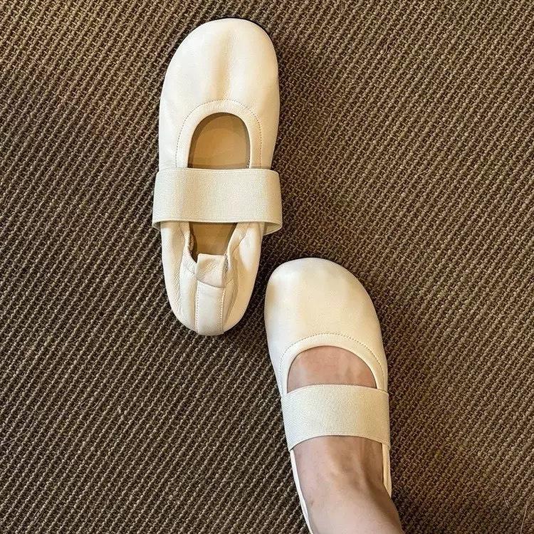 Cowhide version French retro square head leather flat-soled single shoes women s shallow mouth word with ballet shoes low heel Mary Jane shoes 40
Cowhide version French retro square head leather flat-soled single shoes women s shallow mouth word with ballet shoes low heel Mary Jane shoes 40