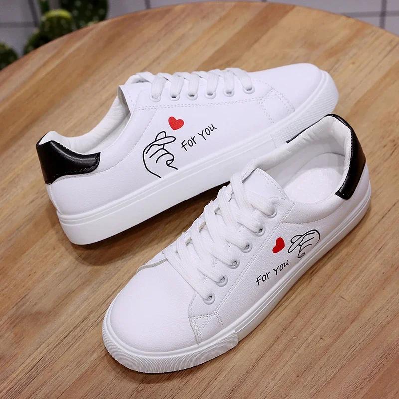 Zapatos Blancos Pequeños Para Mujer, Zapatos De Cuero Transpirables En Forma De Corazón a La Moda, Zapatos Informales Planos 35
Zapatos Blancos Pequeños Para Mujer, Zapatos De Cuero Transpirables En Forma De Corazón a La Moda, Zapatos Informales Planos 35