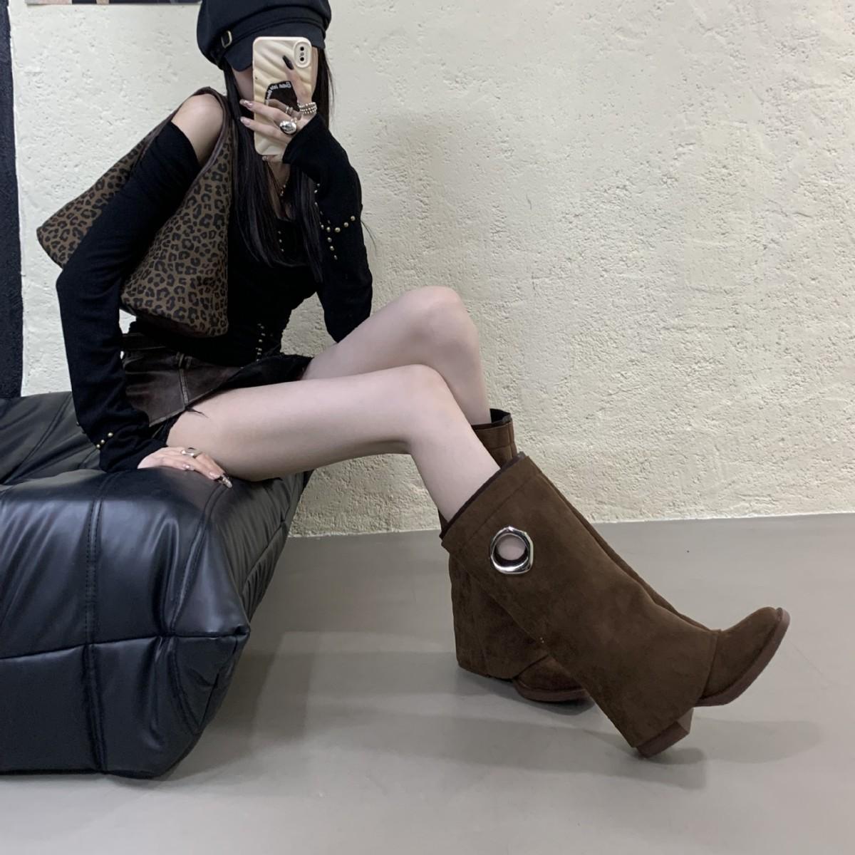 2025Q autumn and winter new Meng Ziyi retro square head western cowboy boots thick heel trouser tube boots niche design long tube 39 хакі
2025Q autumn and winter new Meng Ziyi retro square head western cowboy boots thick heel trouser tube boots niche design long tube 39 хакі