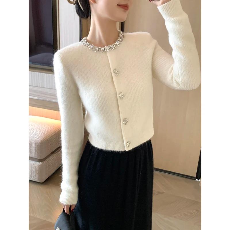 High-End Autumn Knitted Top Diamond Decorated Collar Anti-Aging Versatile Long Sve Round Sweater Coat S
High-End Autumn Knitted Top Diamond Decorated Collar Anti-Aging Versatile Long Sve Round Sweater Coat S