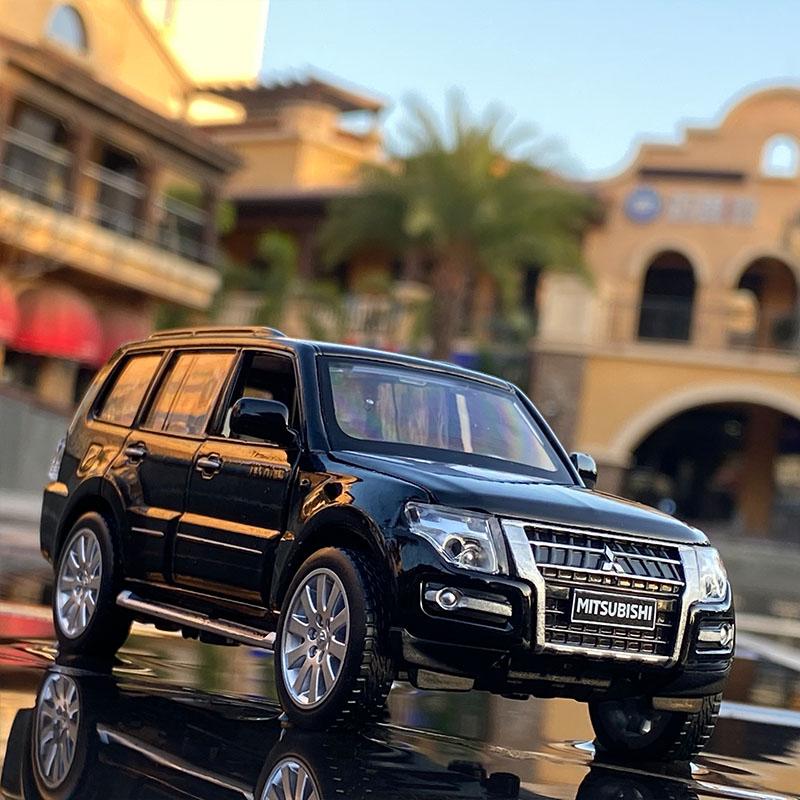 1:32 Mitsubishi PAJERO Alloy Car Model Diecasts Metal Toy Vehicles Car Model Simulation Sound and Light Collection Toy Gift
1:32 Mitsubishi PAJERO Alloy Car Model Diecasts Metal Toy Vehicles Car Model Simulation Sound and Light Collection Toy Gift