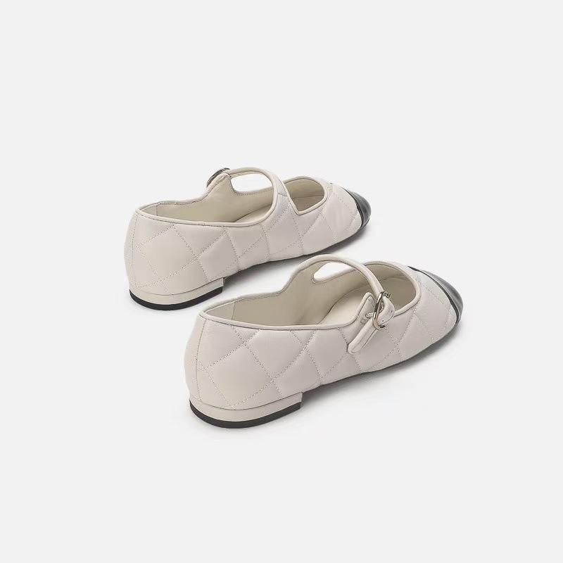 Mary Jane shoes women s round head shallow mouth flat bottom ballet shoes versatile word with diamond retro 41 чорний
Mary Jane shoes women s round head shallow mouth flat bottom ballet shoes versatile word with diamond retro 41 чорний