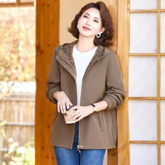 Mom’s 2026 Elegant Spring Trench Coat - Short Jacket for Women 50+ Years XL хаки
Mom’s 2026 Elegant Spring Trench Coat - Short Jacket for Women 50+ Years XL хаки
