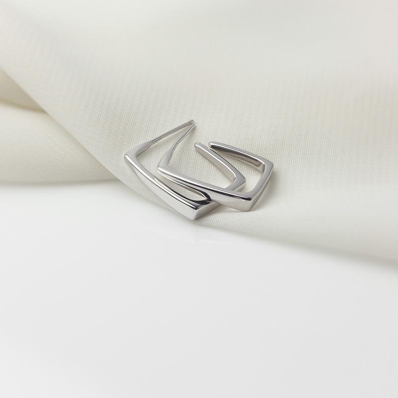 S925 Sterling Silver Geometric Stud Earrings - Women s Cold Style, Light-Sensing, Irregular Square Design 925 Silver
S925 Sterling Silver Geometric Stud Earrings - Women s Cold Style, Light-Sensing, Irregular Square Design 925 Silver