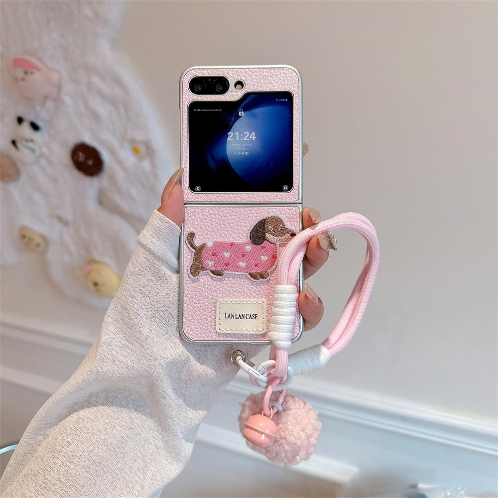 Cartoon Dog Hand Wrist Strap Case for Samsung Galaxy Z Flip 6 5 4 3 flip6 Embroidery Lanyard Crossbody Hair Ball Leather Cover for Samsung Z Flip 4
Cartoon Dog Hand Wrist Strap Case for Samsung Galaxy Z Flip 6 5 4 3 flip6 Embroidery Lanyard Crossbody Hair Ball Leather Cover for Samsung Z Flip 4