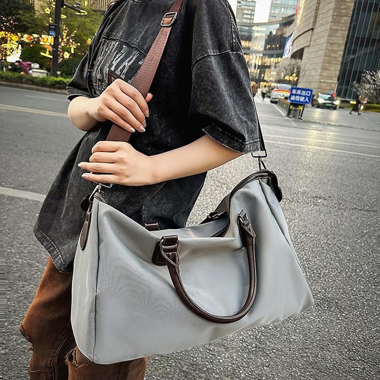 New niche fashion temperament tote bag women s portable travel bag large capacity pu nylon bag чёрный
New niche fashion temperament tote bag women s portable travel bag large capacity pu nylon bag чёрный