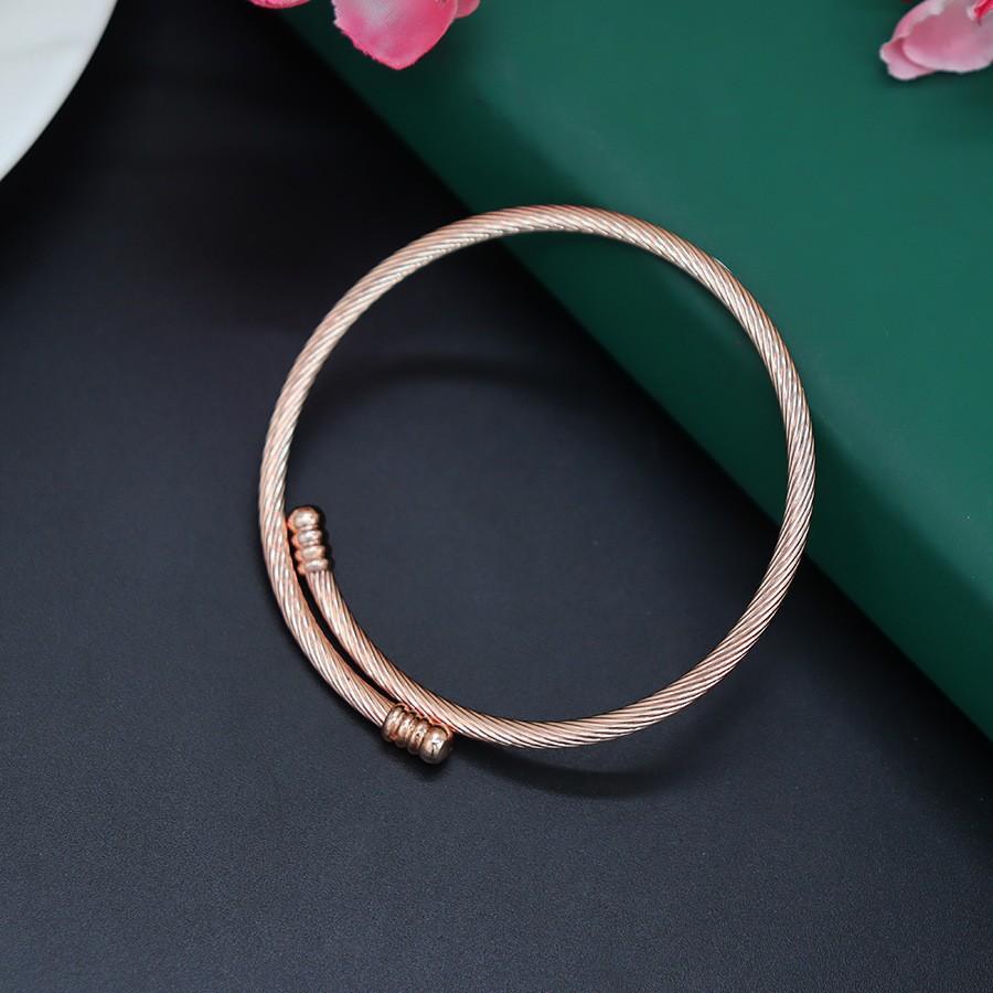 Stainless Steel Bracelet, Advanced Sense, Personality, Trendy And Cool Open Bracelet, Bracelet, Men S Simple Titanium Steel Jewelry.
Stainless Steel Bracelet, Advanced Sense, Personality, Trendy And Cool Open Bracelet, Bracelet, Men S Simple Titanium Steel Jewelry.