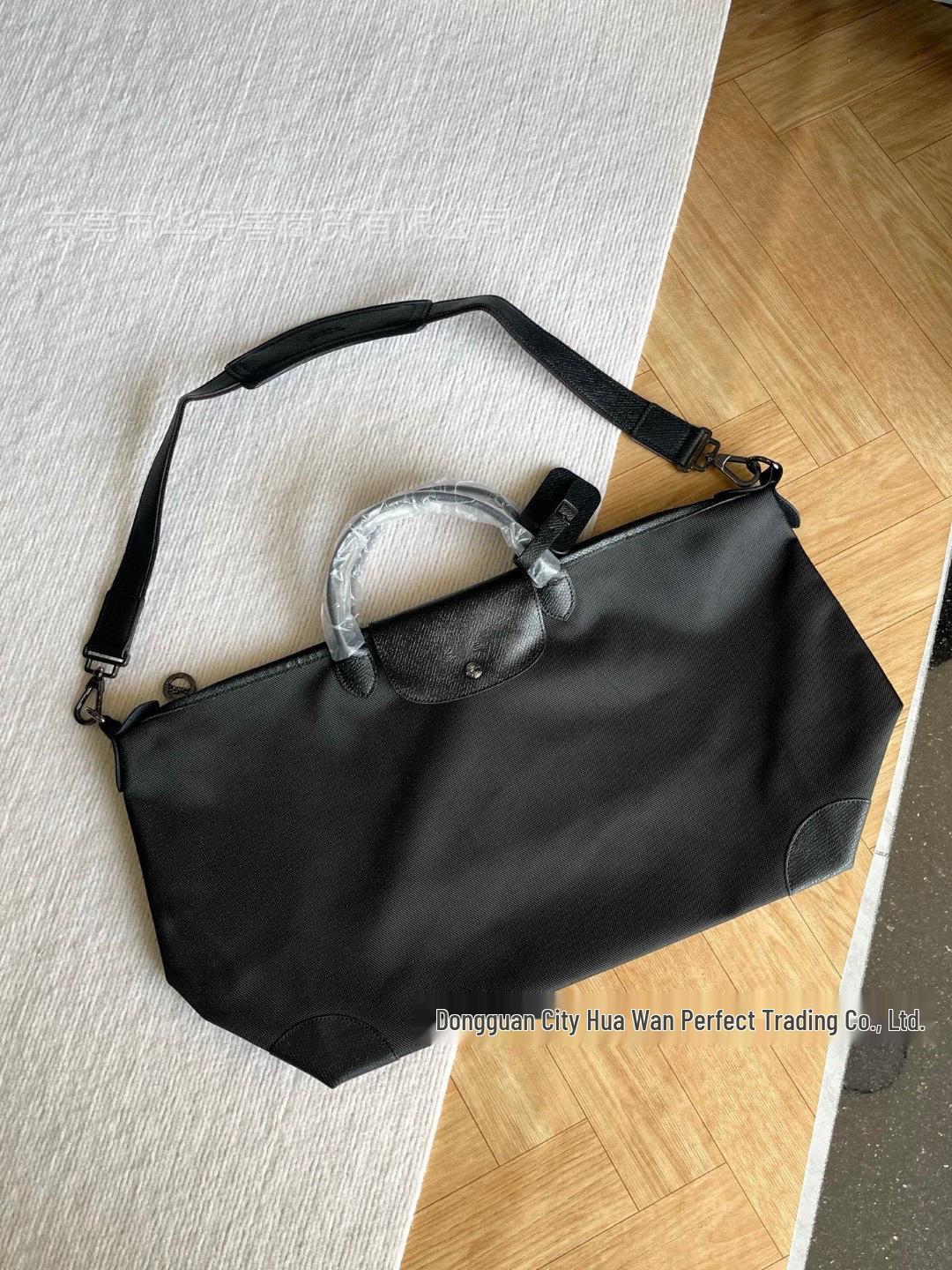 Xiangjia Unisex Large-Capacity Nylon Tote: Lightweight Crossbody Travel & Gym Bag 45*32*23 cm чорний
Xiangjia Unisex Large-Capacity Nylon Tote: Lightweight Crossbody Travel & Gym Bag 45*32*23 cm чорний