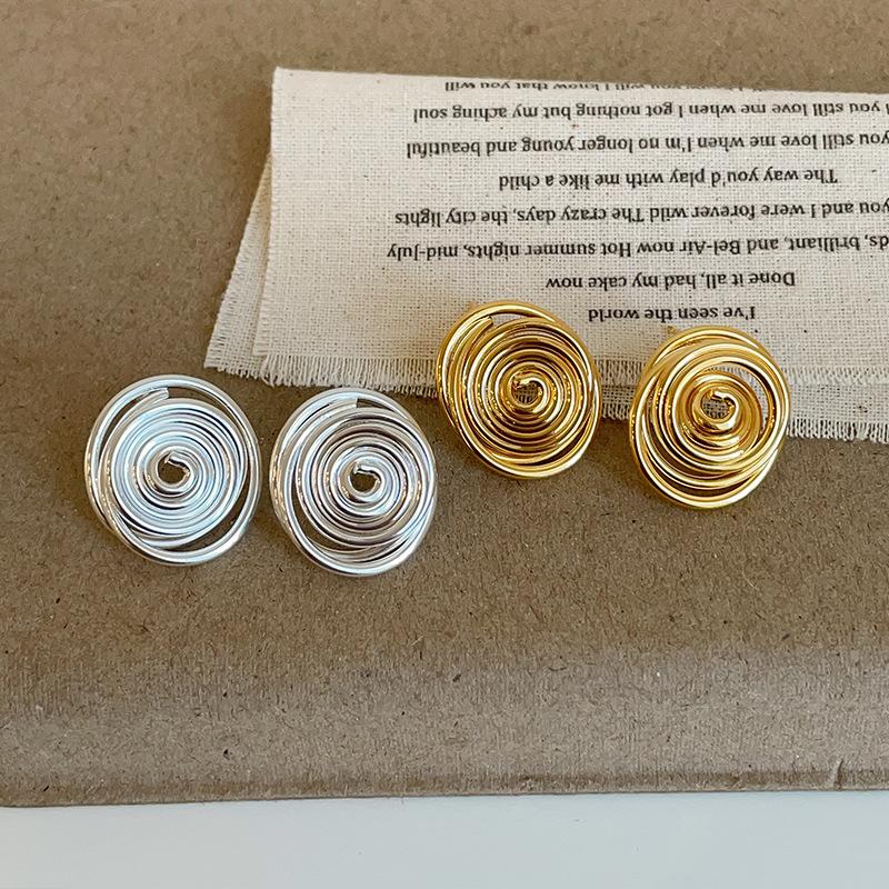 Niche Design Sense Mosquito Coil Disc Line Winding Metal Stud Earrings Women S Personality Unique Texture Versatile Earrings
Niche Design Sense Mosquito Coil Disc Line Winding Metal Stud Earrings Women S Personality Unique Texture Versatile Earrings