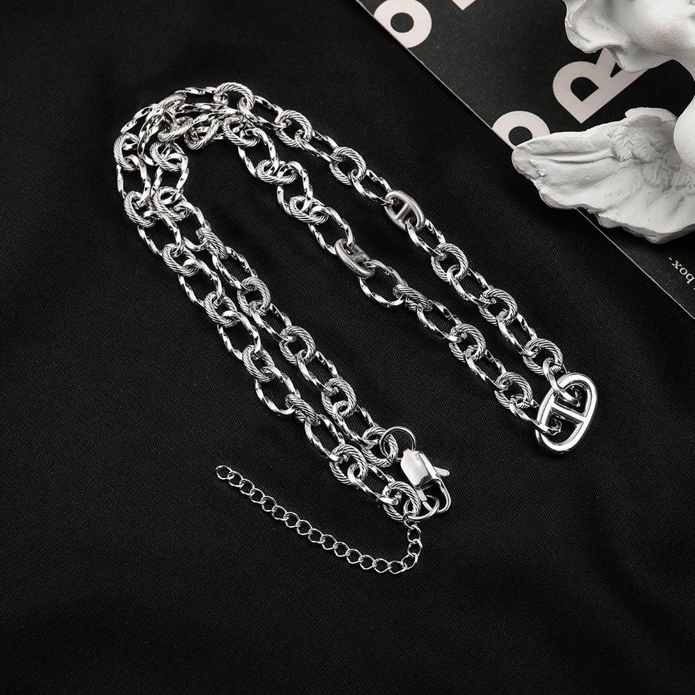 Stainless Steel Unisex Hip Hop Twisted Clavicle Chain Necklace with Pig Nose Clasp
Stainless Steel Unisex Hip Hop Twisted Clavicle Chain Necklace with Pig Nose Clasp