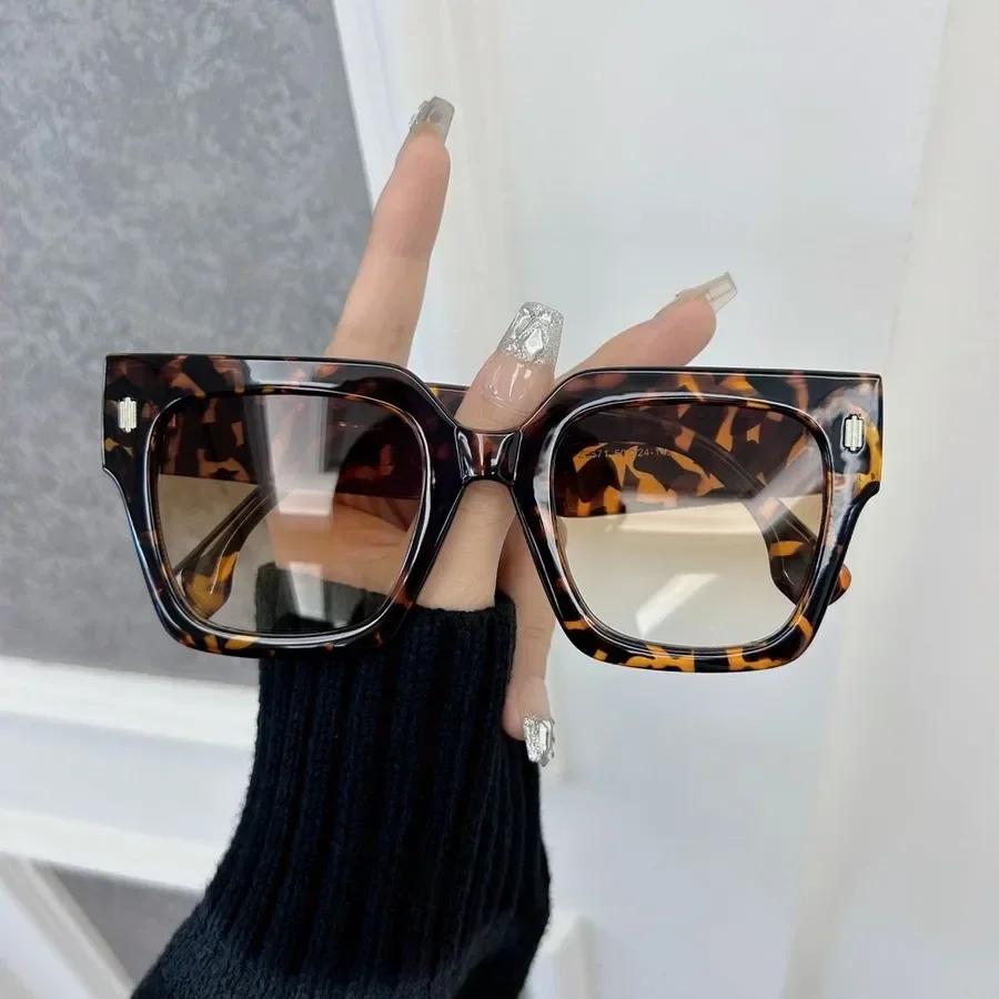 Cute Square Designer Sunglasses Women Men Big Frame Stylish Gradient Sun Glasses Female Male Brand Fashion Oculos De Sol Other
Cute Square Designer Sunglasses Women Men Big Frame Stylish Gradient Sun Glasses Female Male Brand Fashion Oculos De Sol Other