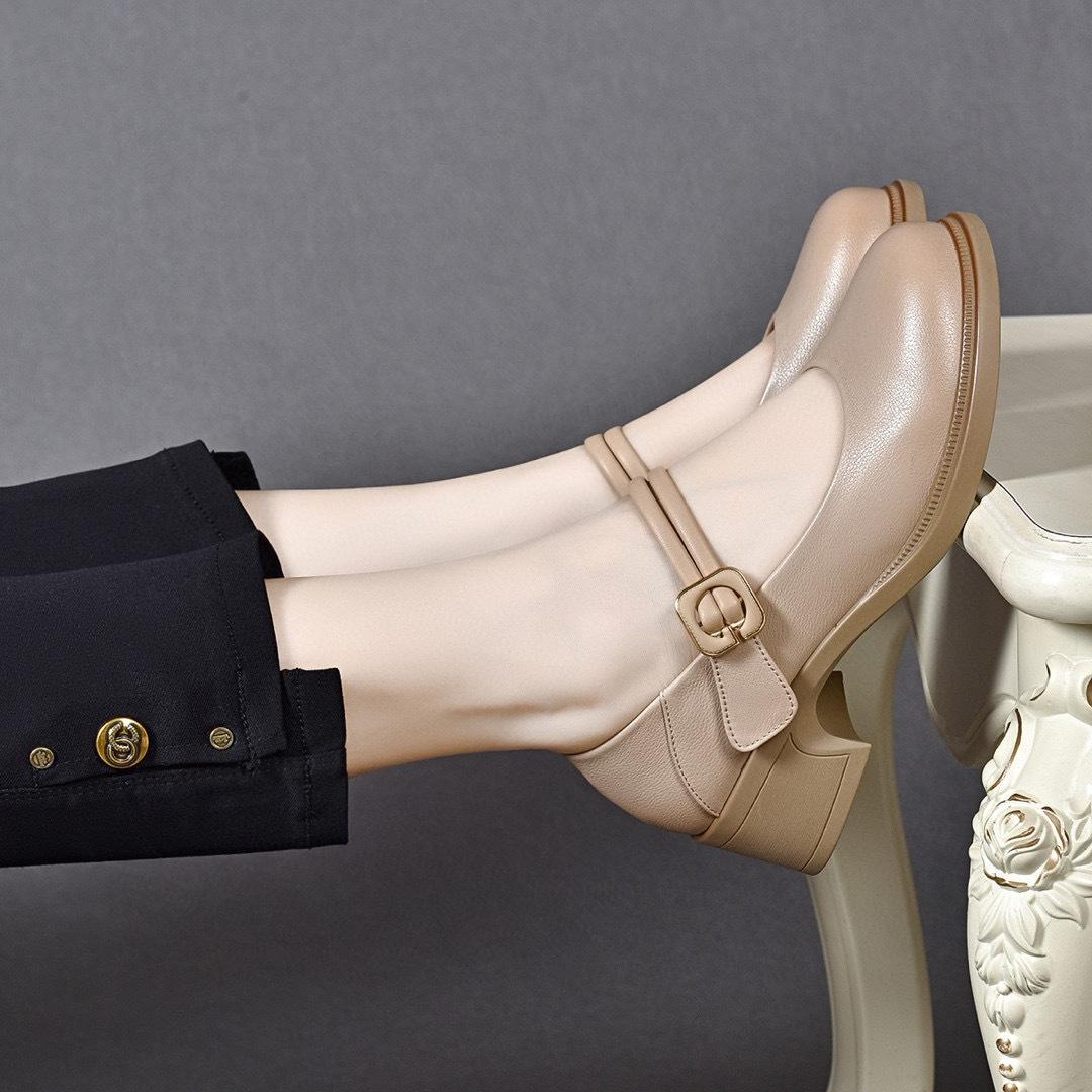 Mary Jane shoes women s 2024 autumn thick heel single shoes one-word buckle round head shallow mouth women s shoes first layer cowhide women s four-s 35 чёрный
Mary Jane shoes women s 2024 autumn thick heel single shoes one-word buckle round head shallow mouth women s shoes first layer cowhide women s four-s 35 чёрный