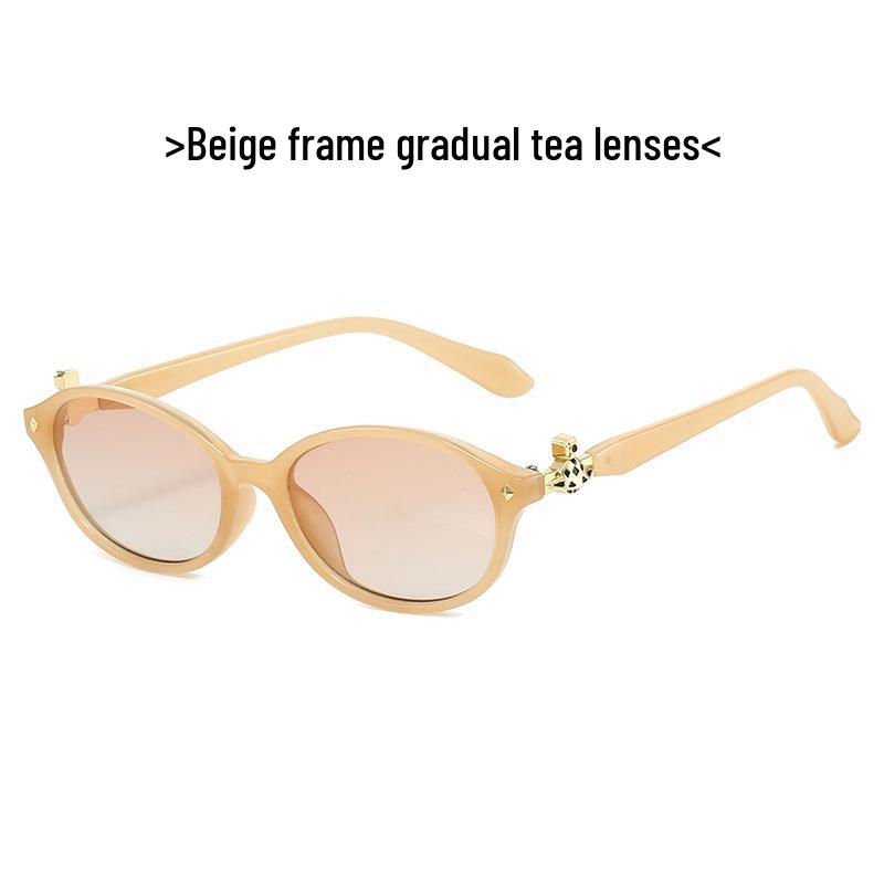Retro High-End Y2K Oval Sunglasses
Retro High-End Y2K Oval Sunglasses