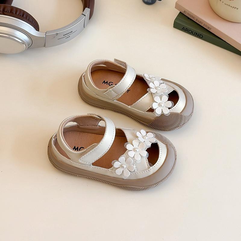 New Summer Flat Sandals Girls Nice Appliques Walking Sandals Covered Toe Beach Shoes Children Footwear Cool Flowers Shoes I05273 22 бежевий
New Summer Flat Sandals Girls Nice Appliques Walking Sandals Covered Toe Beach Shoes Children Footwear Cool Flowers Shoes I05273 22 бежевий