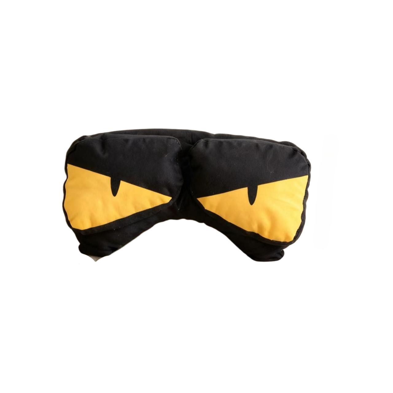 Car car headrest Personalized neck pillow Seat pillow Yellow eye decoration Car interior accessories travel accessories жовтий
Car car headrest Personalized neck pillow Seat pillow Yellow eye decoration Car interior accessories travel accessories жовтий
