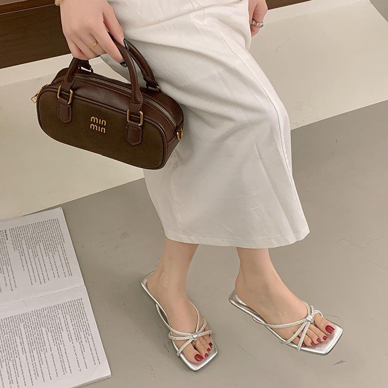 Coarse heel temperament silver rhinestone toe slippers women s shoes wear new summer sandals 35 розовый
Coarse heel temperament silver rhinestone toe slippers women s shoes wear new summer sandals 35 розовый
